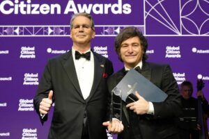 El Presidente Javier Milei recibió el premio Ciudadano Global 2025 del Atlantic Council, entrega